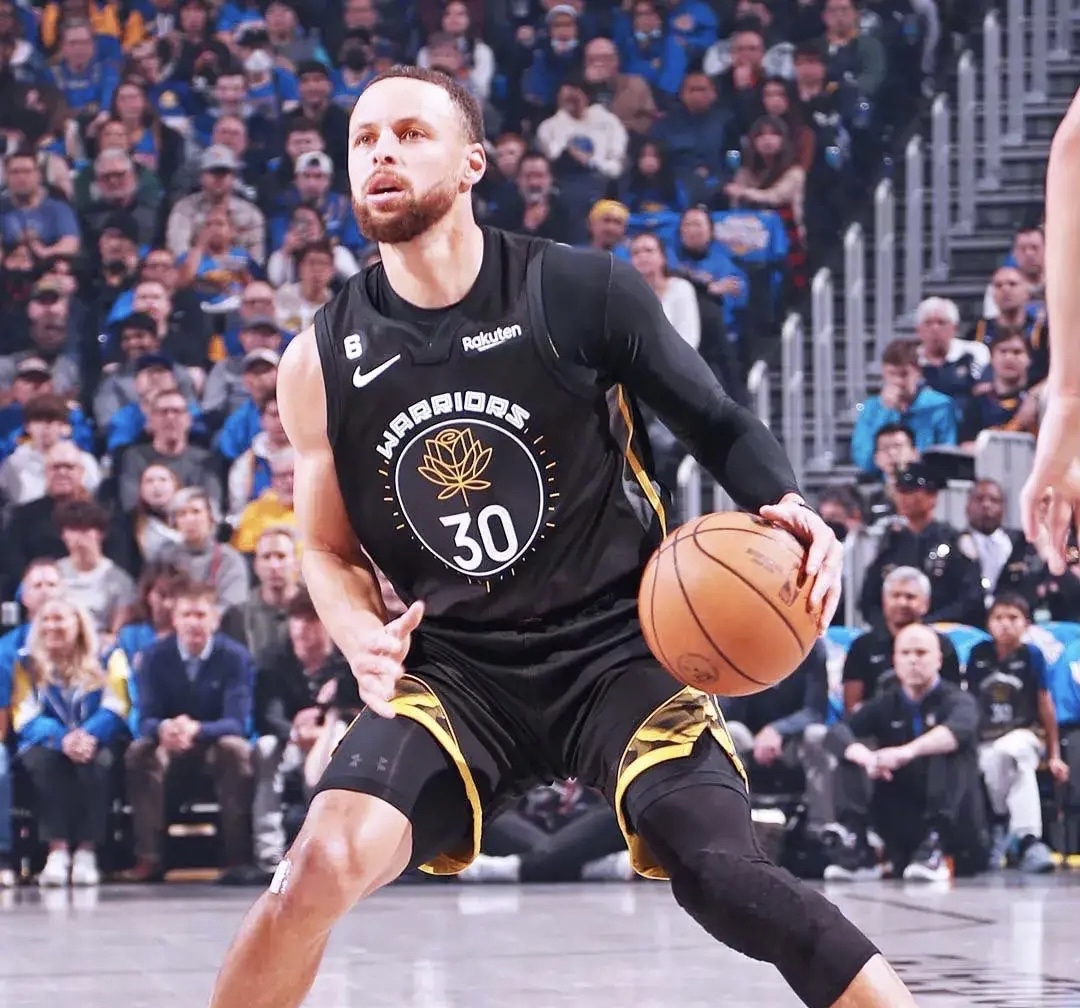 PG官方-包含冲刺阶段比利亚雷亚尔豪取连胜Doinb在快船比赛中问鼎冠军，网友：库里在雄鹿比赛中战术调整的词条